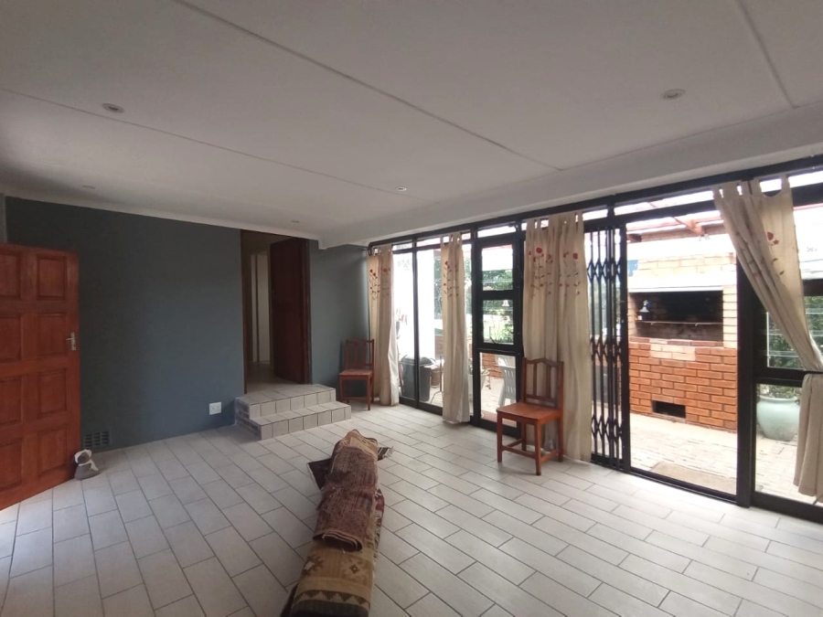5 Bedroom Property for Sale in Berea Eastern Cape